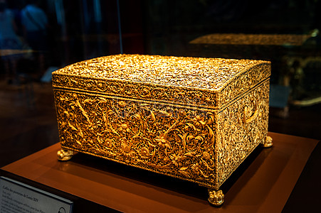 THE GOLD COVERED BOX – Ron McGatlin