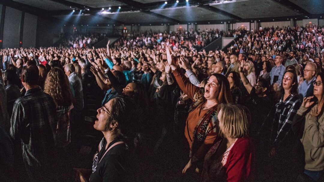 Hundreds Rush to Altar at Free Chapel Service to ‘Get Right With God’, Leaders Point to Revival